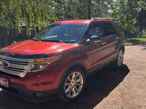 Used 2014 Ford Explorer XLT w/ Equipment Group 202A AWD/4WD image 5