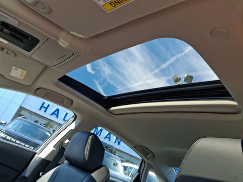 Used 2023 Honda Accord Touring image 15