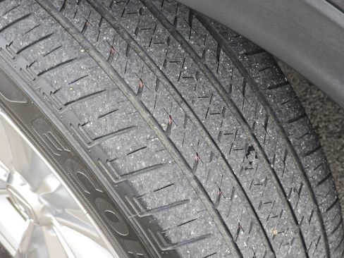 Used 2023 Honda CR-V EX-L image 4