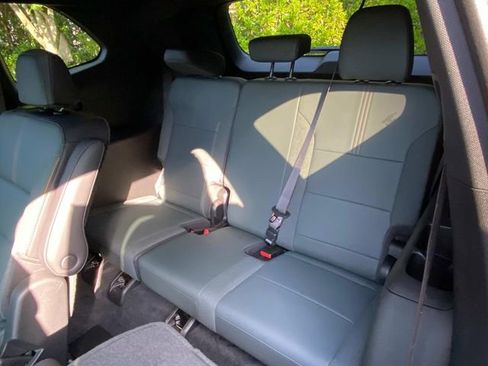 Used 2025 GMC Acadia AT4 AWD/4WD image 10