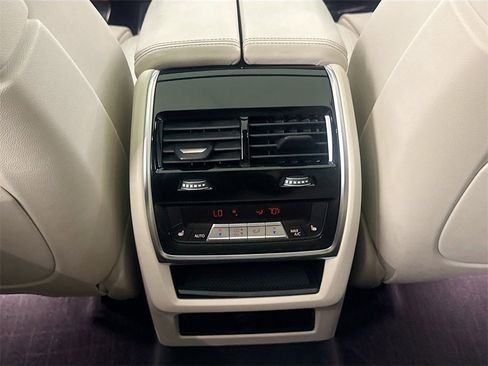 Used 2020 BMW X5 xDrive40i w/ M Sport Package image 25