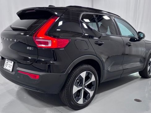 Certified 2025 Volvo XC40 B5 Plus AWD/4WD image 6