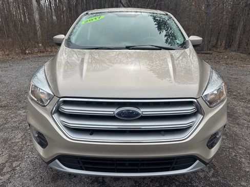 Used 2017 Ford Escape SE image 2