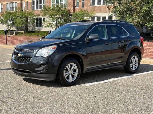 Used 2017 Chevrolet Equinox LS image 34