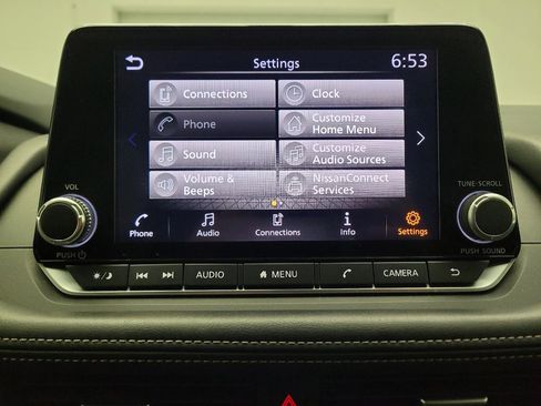 Used 2025 Nissan Rogue SV AWD/4WD image 25