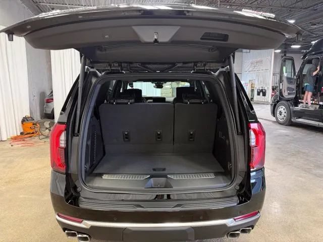 New 2026 GMC Yukon Denali w/ Denali Reserve Package AWD/4WD image 25