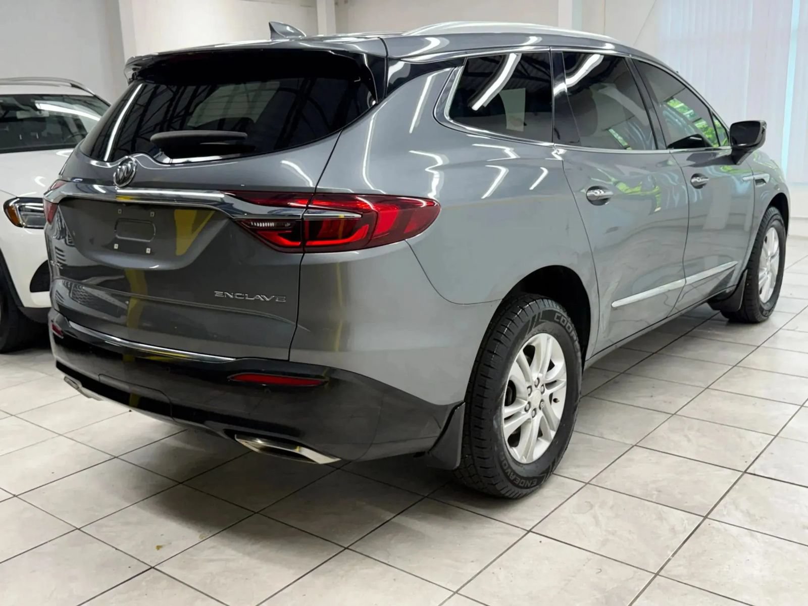 Used 2018 Buick Enclave Premium FWD image 9