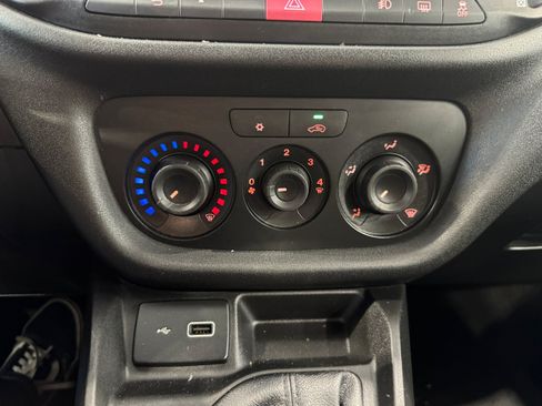 Used 2022 RAM ProMaster City Wagon w/ Lights & Wheels Group FWD image 17