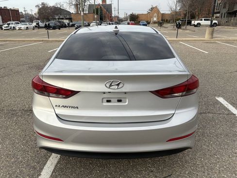 Used 2018 Hyundai Elantra SEL FWD image 10
