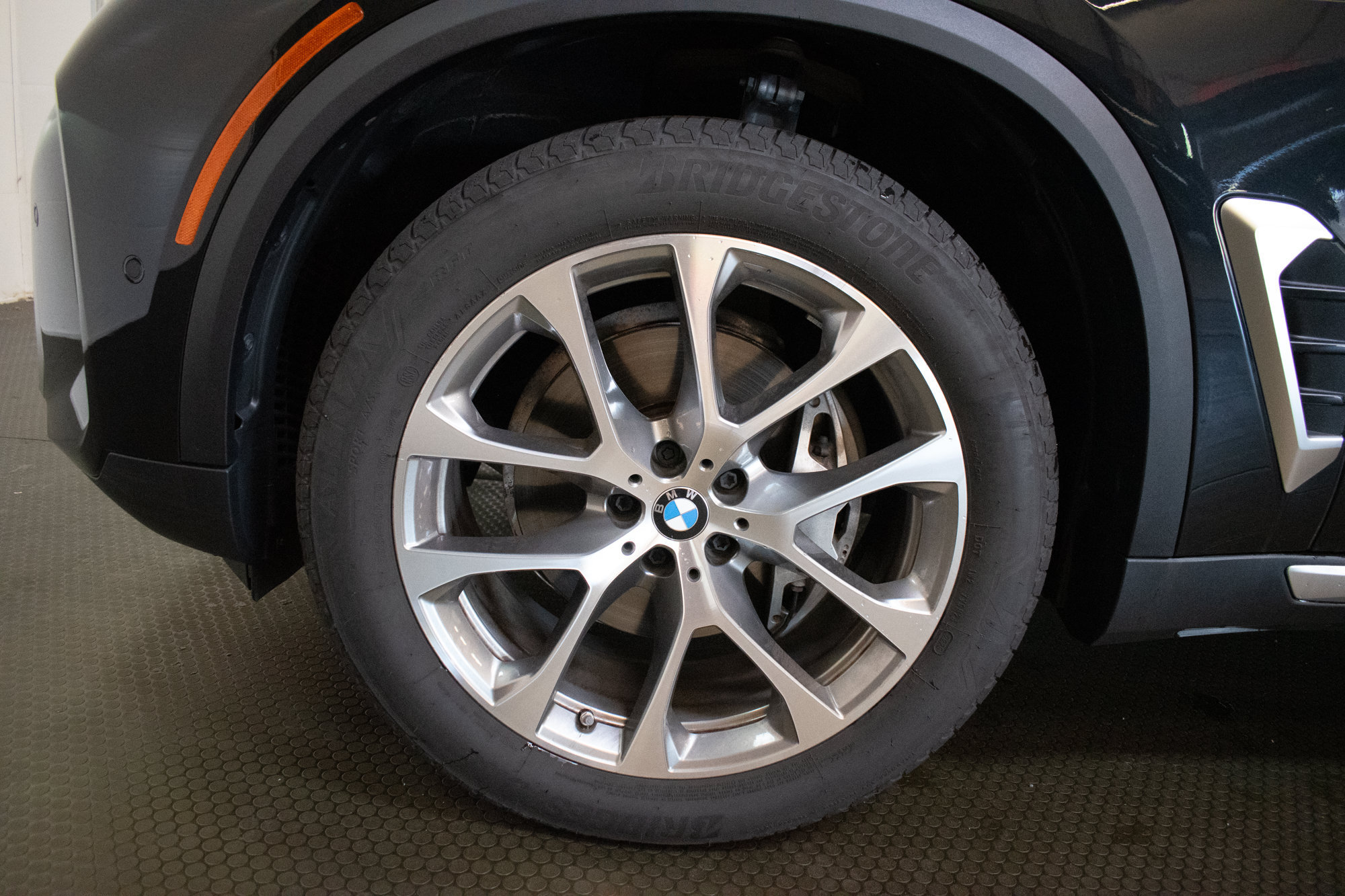 Used 2026 BMW X5 xDrive40i w/ Climate Comfort Package AWD/4WD image 9
