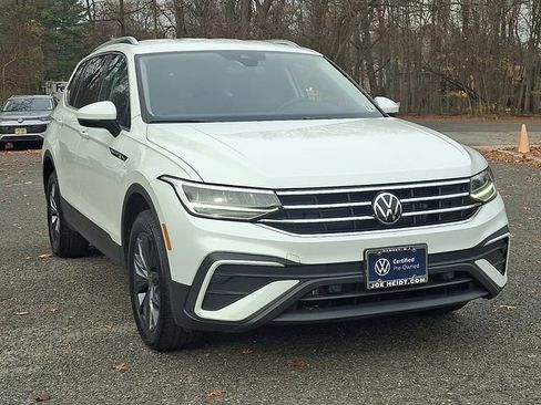 Certified 2023 Volkswagen Tiguan SE image 2