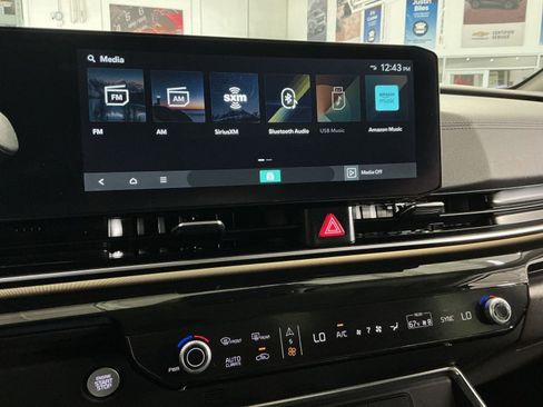 Used 2025 Kia Carnival SX Prestige FWD image 19