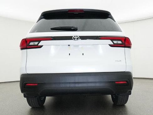 New 2026 Toyota Grand Highlander XLE image 23