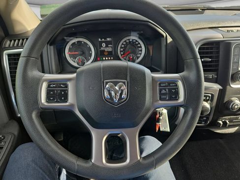 Used 2022 RAM 1500 Classic SLT AWD/4WD image 30