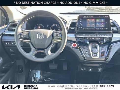 Used 2025 Honda Odyssey Touring image 2