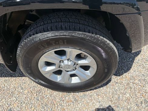 Used 2019 Toyota 4Runner SR5 AWD/4WD image 33