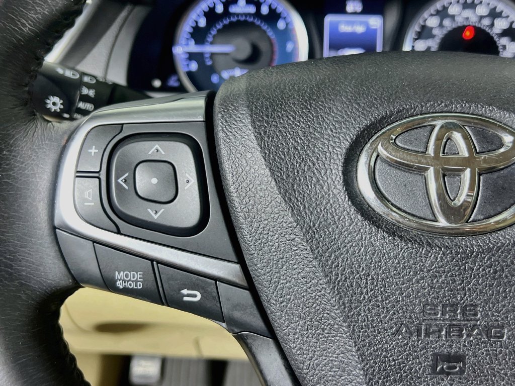 Used 2017 Toyota Camry XLE FWD image 18