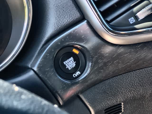 Used 2018 Jeep Grand Cherokee Altitude RWD image 28
