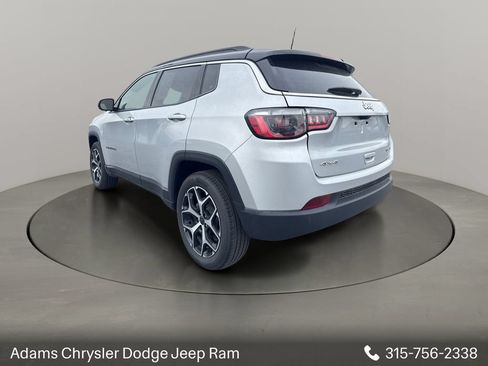 Used 2025 Jeep Compass Limited AWD/4WD image 5
