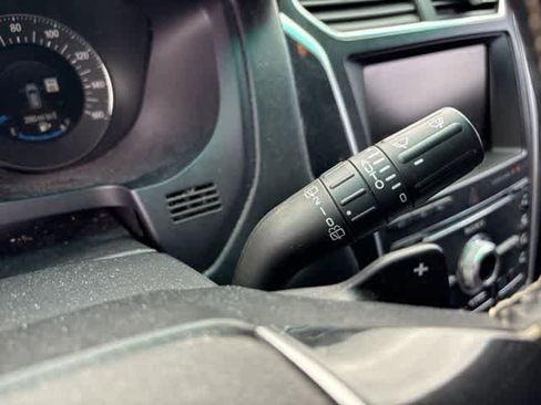 Used 2016 Ford Explorer Platinum image 17