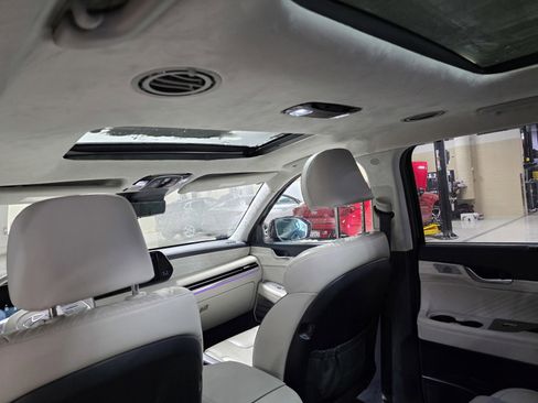 Used 2023 Hyundai Palisade Calligraphy w/ Cargo Package image 11