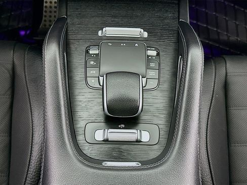 Used 2024 Mercedes-Benz GLS 580 4MATIC image 14