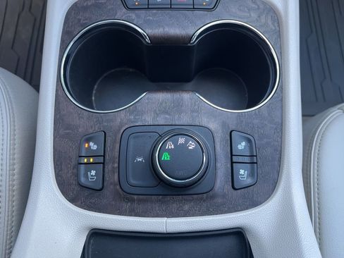 Used 2023 GMC Acadia Denali image 24