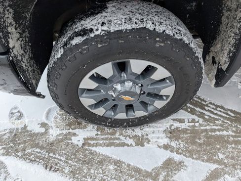 Used 2024 Chevrolet Silverado 2500 Custom w/ Custom Value Package image 7