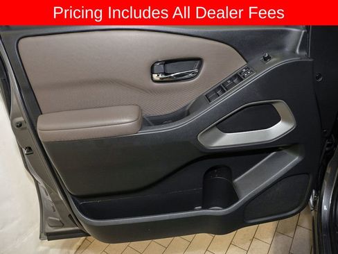Certified 2024 Nissan Frontier SV w/ SV Convenience Package RWD image 11
