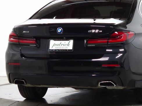 Used 2023 BMW 530e xDrive w/ Premium Package image 10