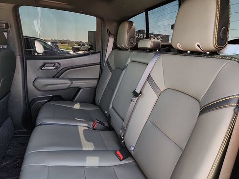 Used 2024 Chevrolet Colorado ZR2 w/ ZR2 Convenience Package III AWD/4WD image 5