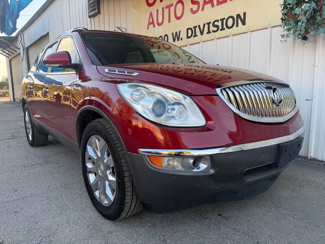 Used 2012 Buick Enclave Leather FWD image 2