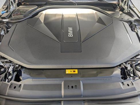 Certified 2025 BMW i5 xDrive40 w/ M Sport Package image 18