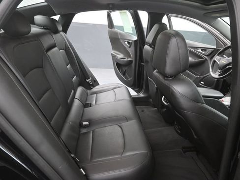 Used 2016 Chevrolet Malibu Premier FWD image 2