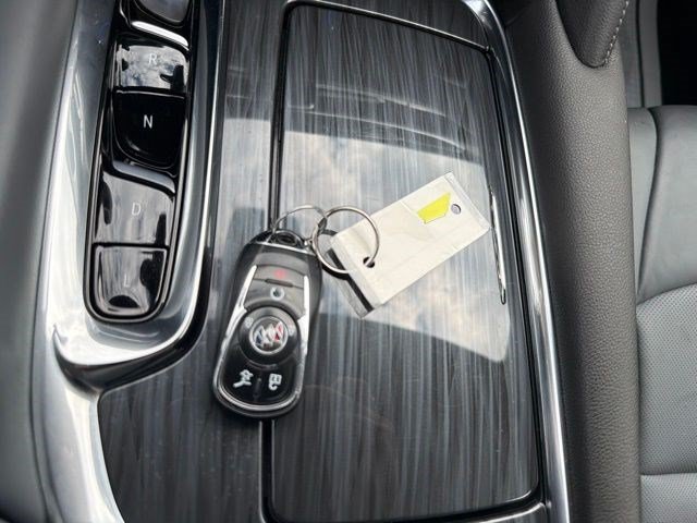 Used 2024 Buick Enclave Essence w/ Sport Touring Edition AWD/4WD image 35