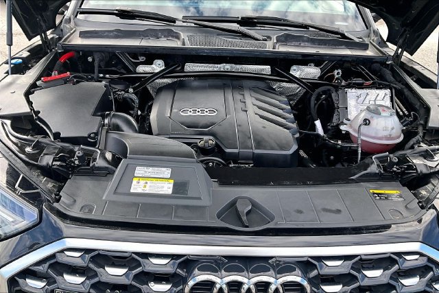 Used 2021 Audi Q5 2.0T Premium Plus w/ Premium Plus Package AWD/4WD image 9