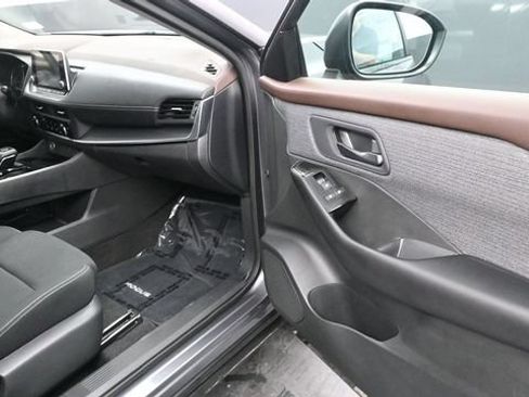 Used 2023 Nissan Rogue S AWD/4WD image 14