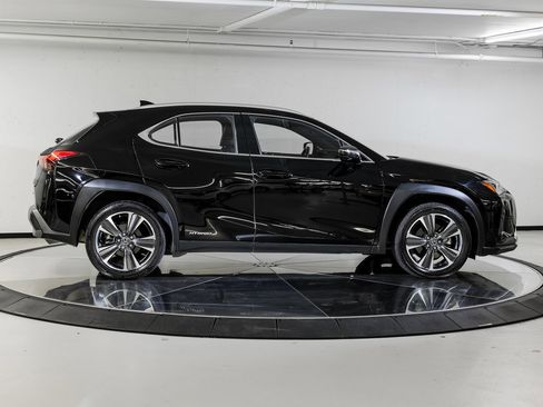 Used 2019 Lexus UX 250h w/ Premium Package image 8
