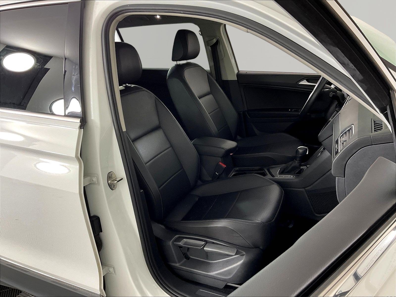 Used 2020 Volkswagen Tiguan SE w/ Panoramic Sunroof Package FWD image 30