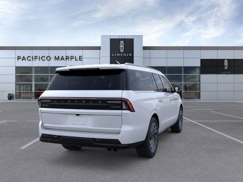 New 2025 Lincoln Navigator L Reserve image 8