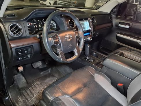 Used 2021 Toyota Tundra Limited w/ Limited Premium Package RWD image 4