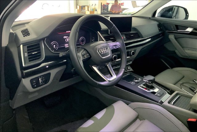 Used 2019 Audi Q5 2.0T Premium Plus w/ Premium Plus Package AWD/4WD image 7