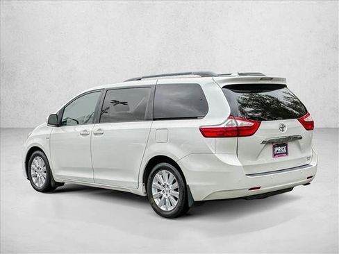 Used 2016 Toyota Sienna Limited Premium image 7