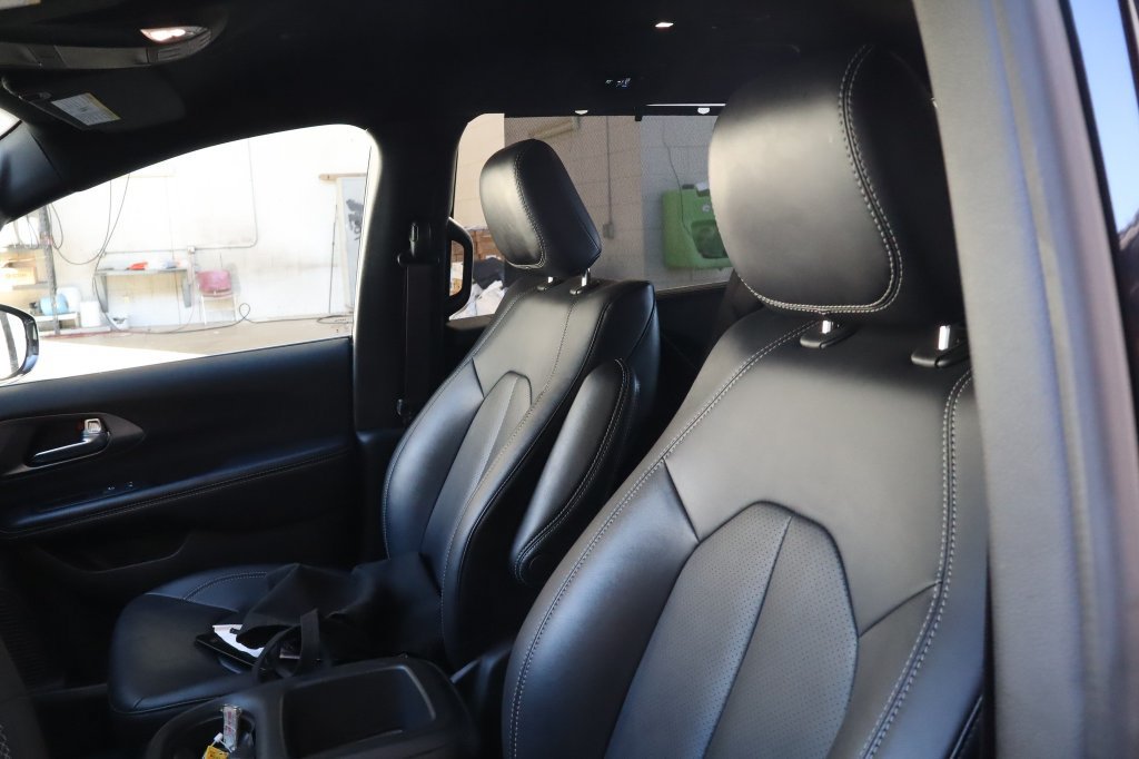 Used 2026 Chrysler Pacifica Select FWD image 18