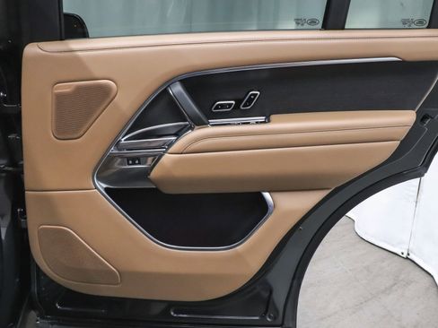 Used 2023 Land Rover Range Rover Long Wheelbase Autobiography image 20