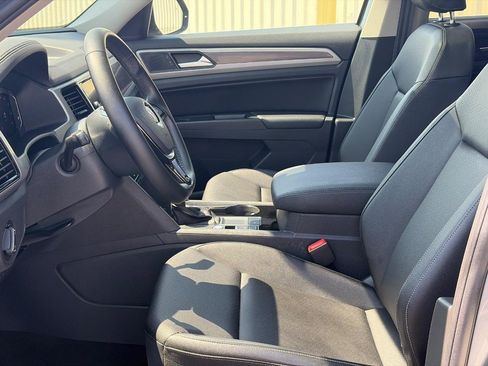 Used 2020 Volkswagen Atlas SEL FWD image 21