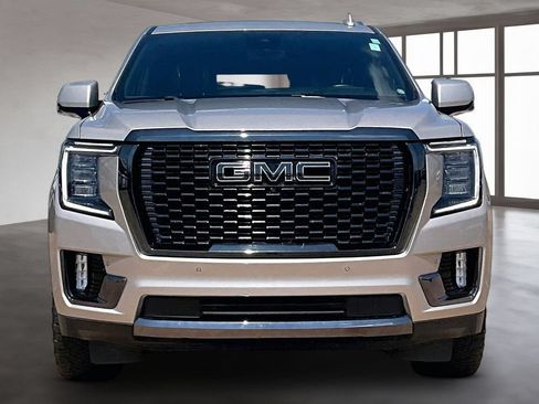 Used 2024 GMC Yukon Denali Ultimate AWD/4WD image 3
