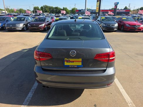 Used 2015 Volkswagen Jetta SE FWD image 6