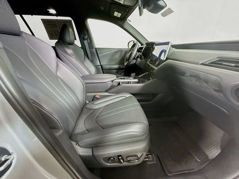 Used 2026 Lexus TX 500h AWD w/ Technology Package image 29