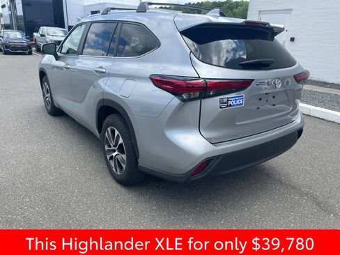 Used 2023 Toyota Highlander XLE FWD image 15